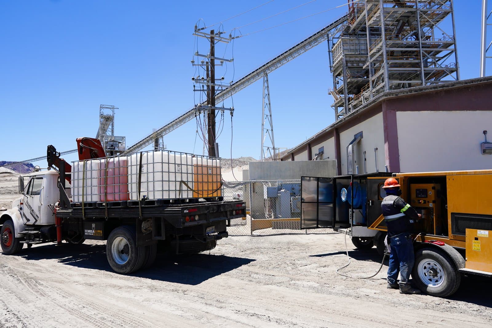 Tratamiento y filtrado al vacío del aceite dieléctrico del transformador en sitio