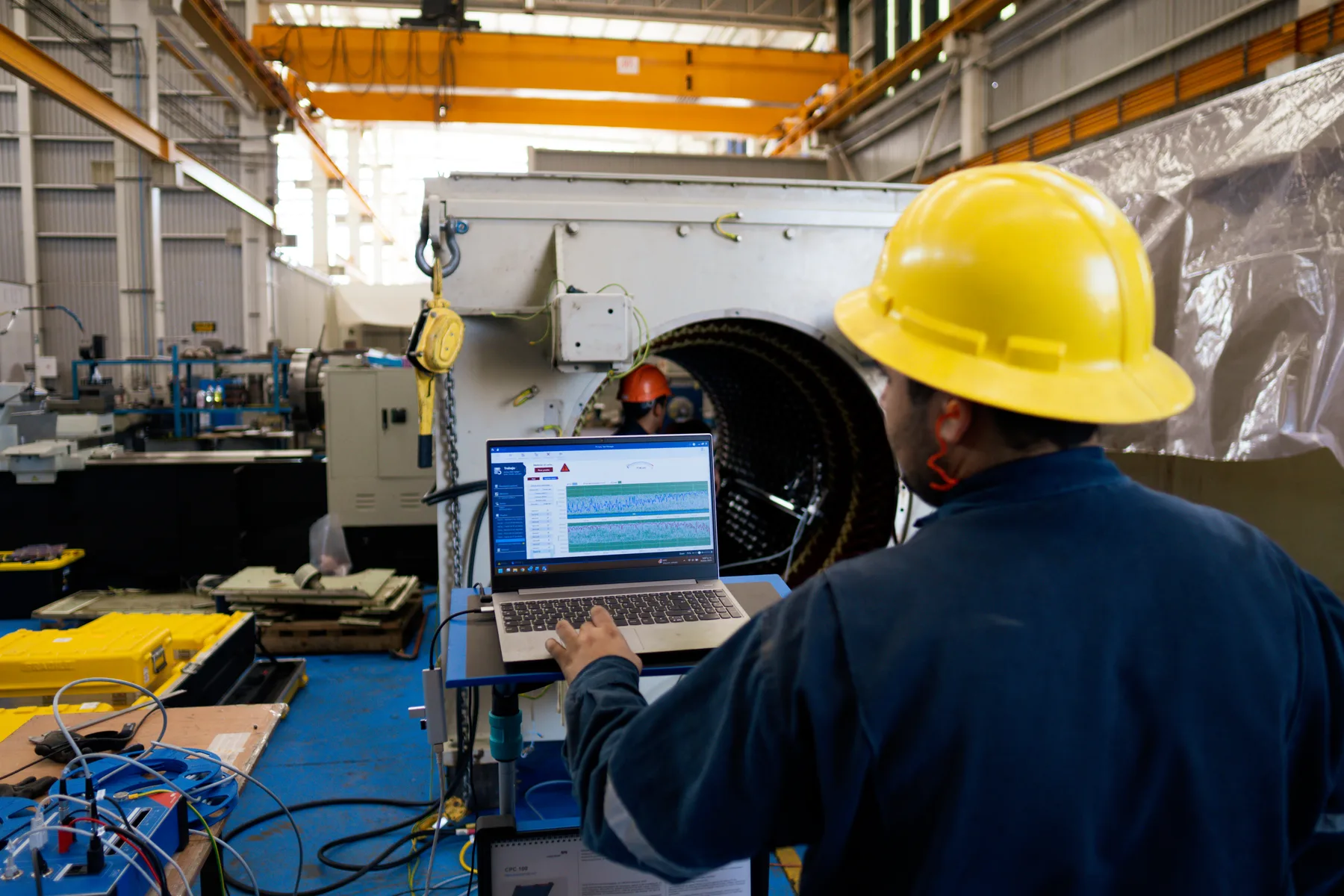 Análisis de trazas de prueba eléctrica en laptop frente al estator