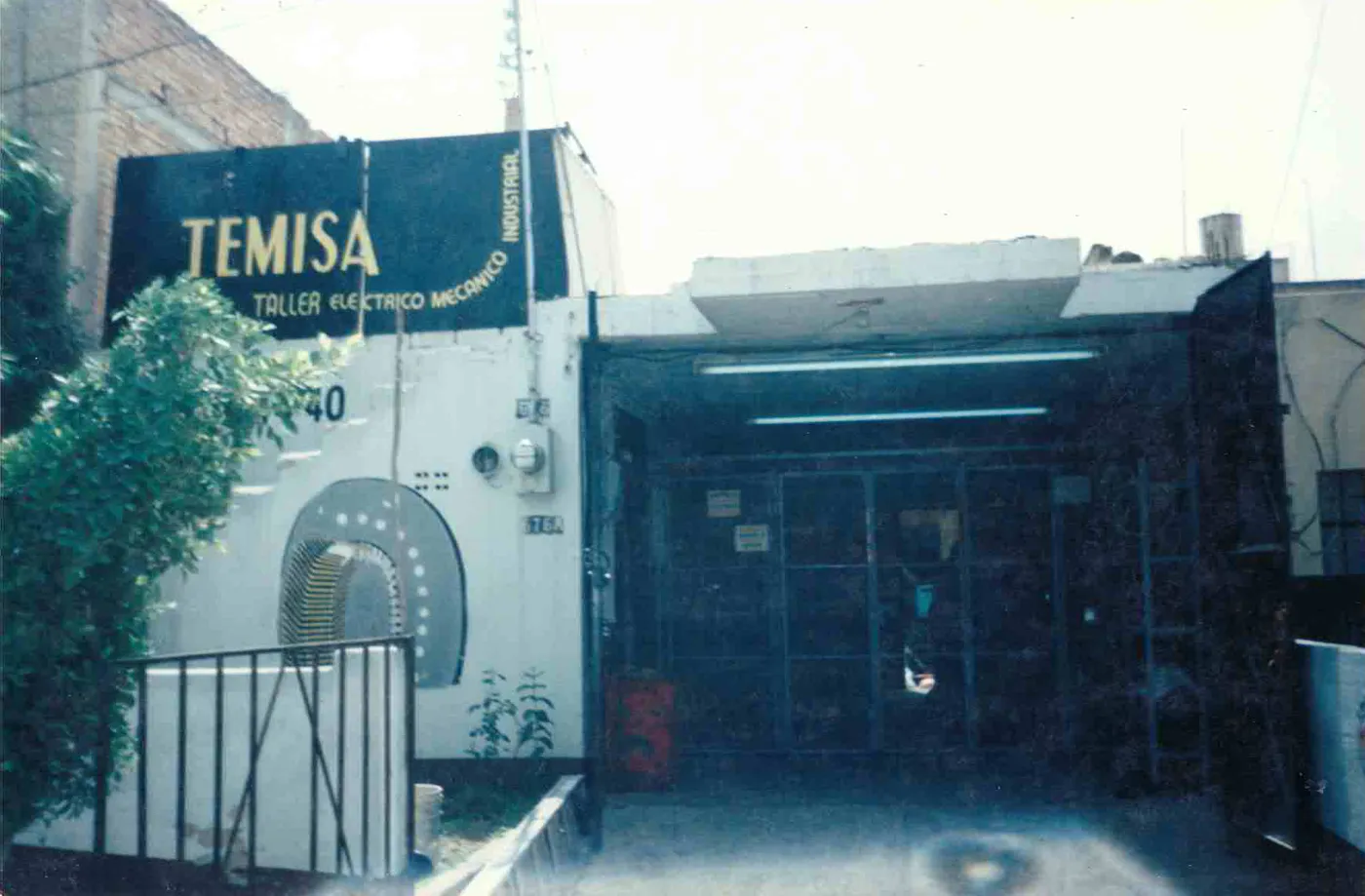 Fachada del taller TEMISA original