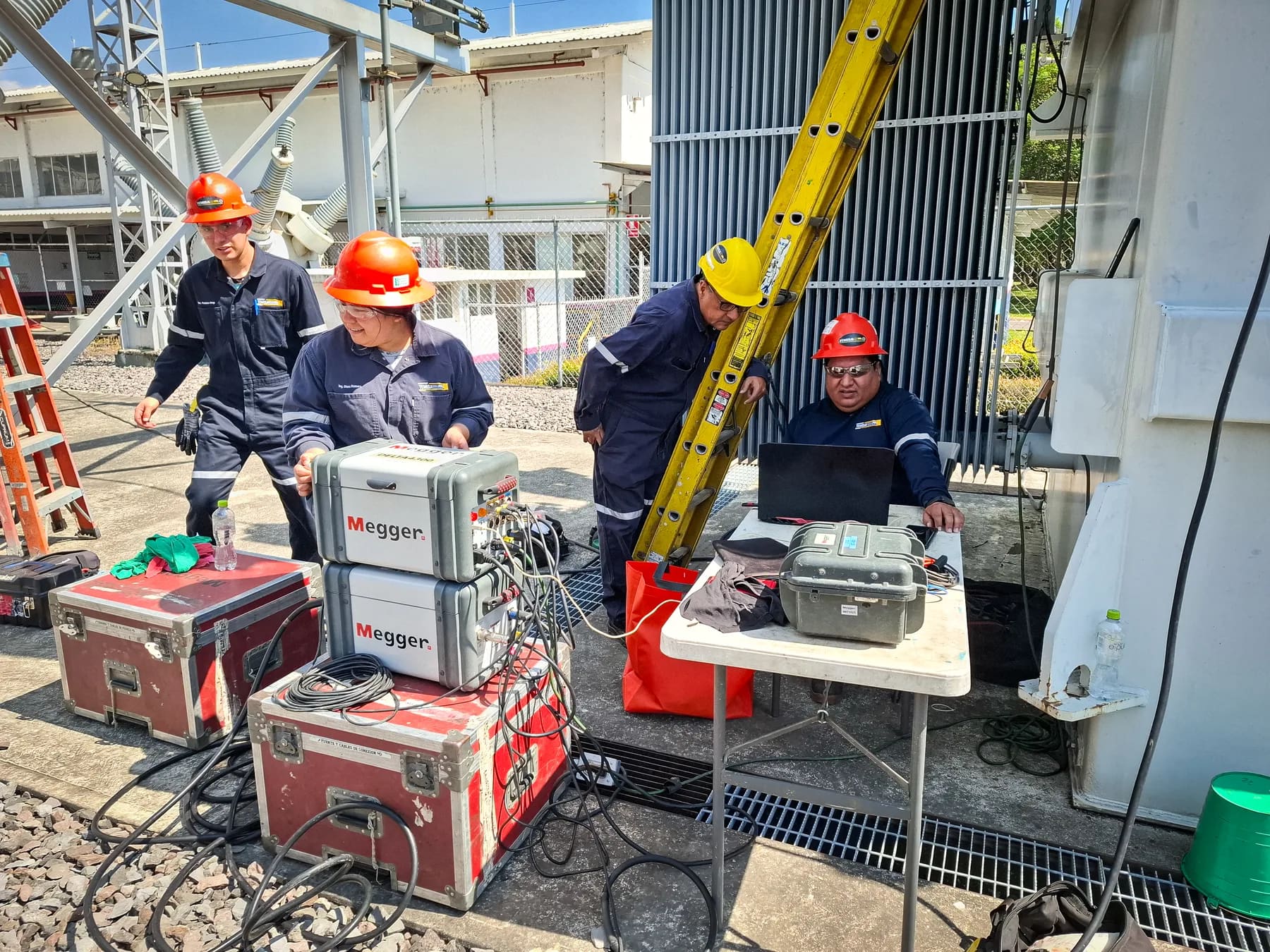 Pruebas dieléctricas con equipos Megger a transformador en campo