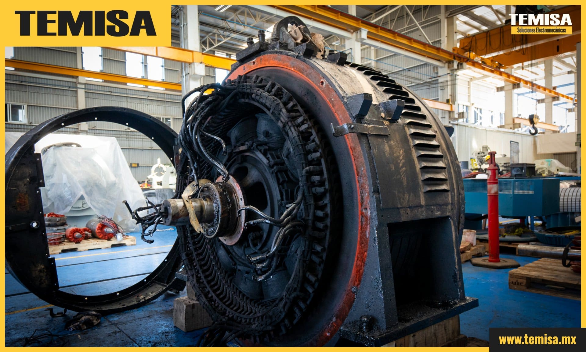 Motor de alta tensión desarmado mostrando estator y carcasa