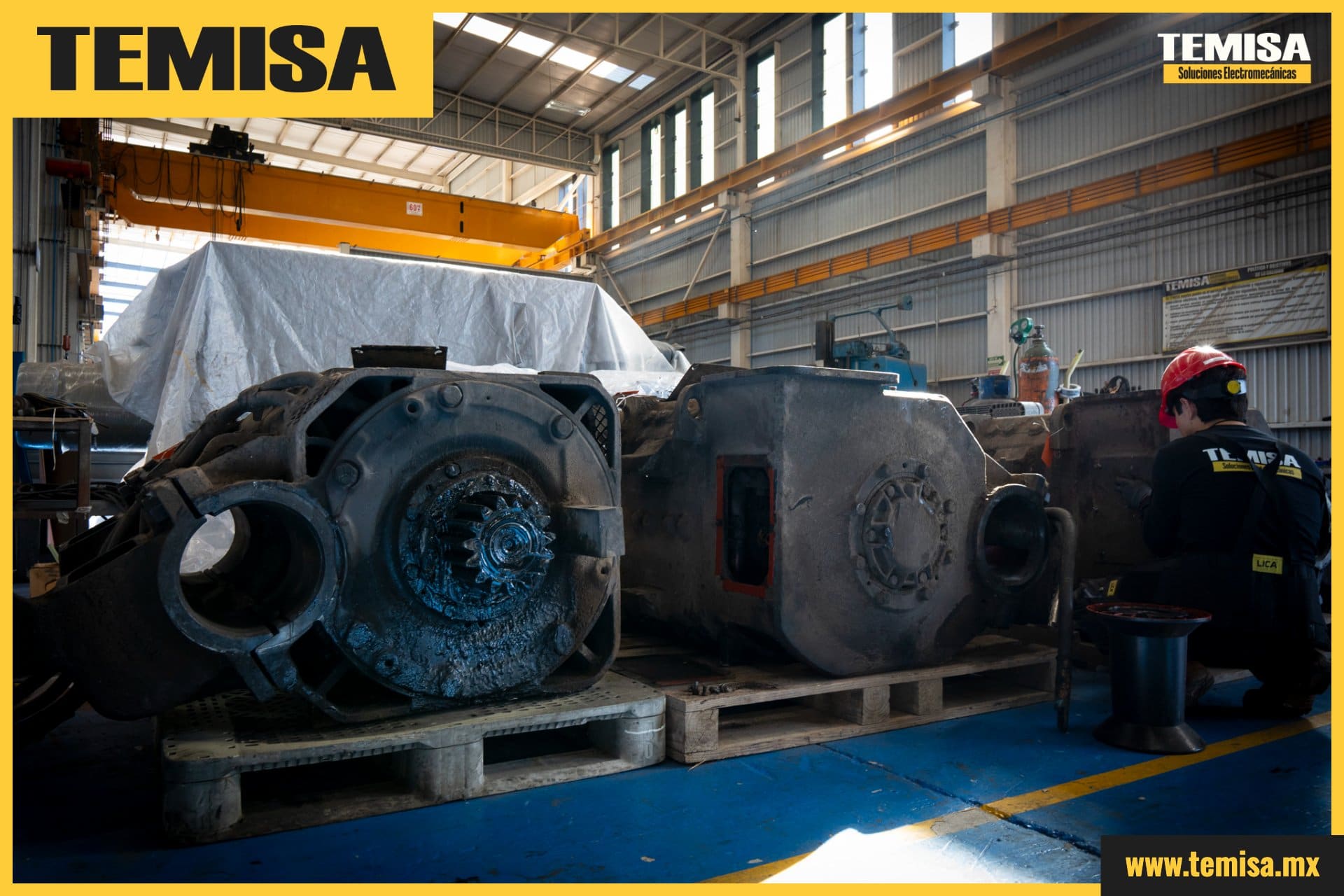 Carcasas de motores industriales en desarmado en el taller TEMISA