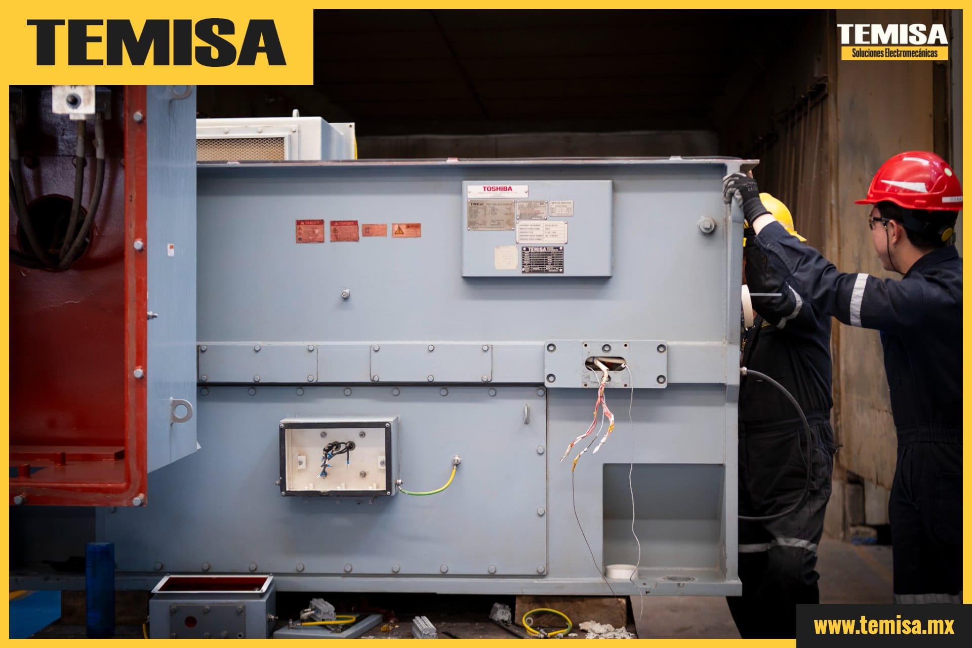Técnicos TEMISA reparando la carcasa de un motor de alta tensión