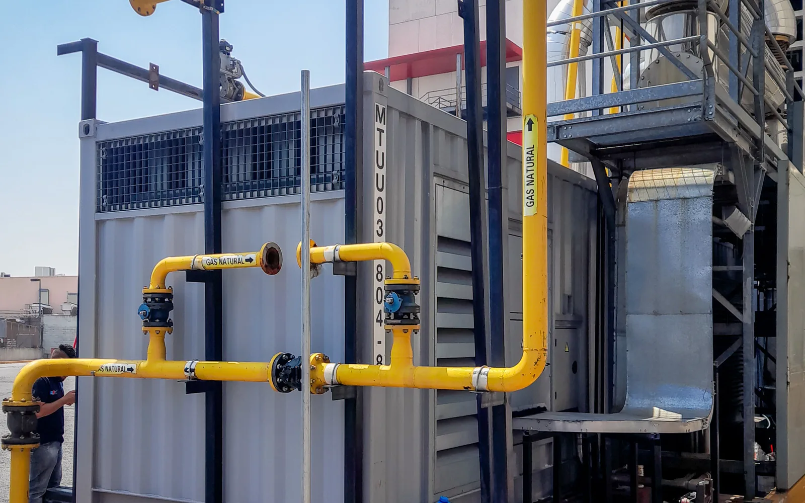Genset a gas natural en estación de compresión — sector petróleo y gas atendido por TEMISA