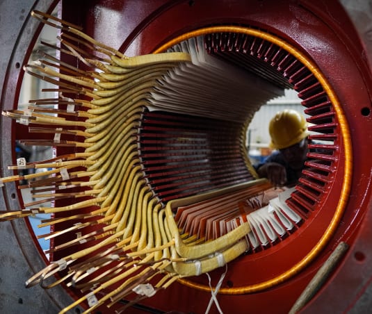 Reparación de motor eléctrico Siemens de media tensión en el taller TEMISA