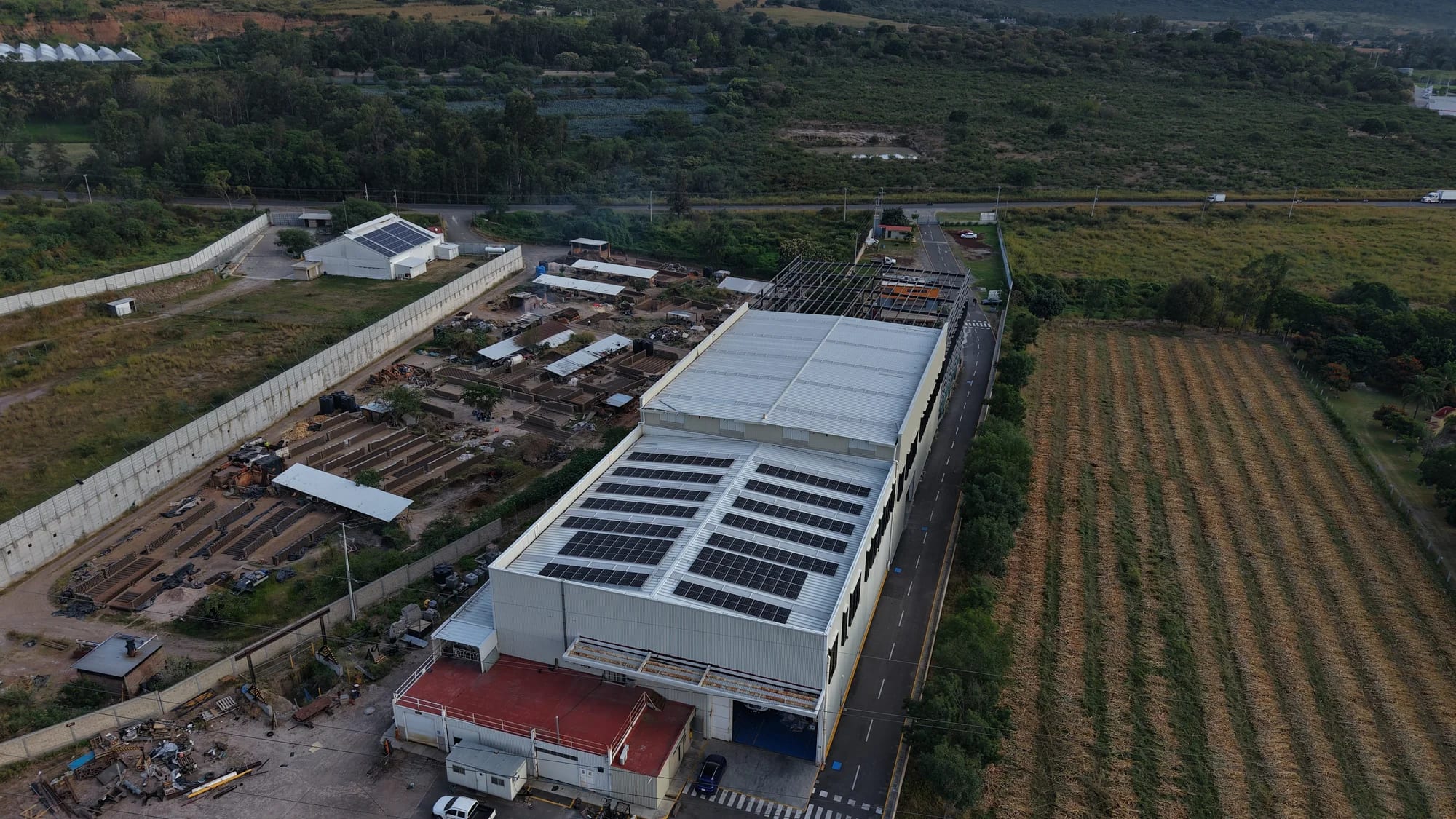 Vista aérea de la planta de TEMISA en Tlajomulco, Jalisco, al servicio de la industria de Hermosillo y Sonora