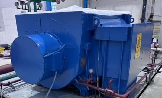 Generador KATO 2,500 kW restaurado tras mantenimiento mayor L4 en taller